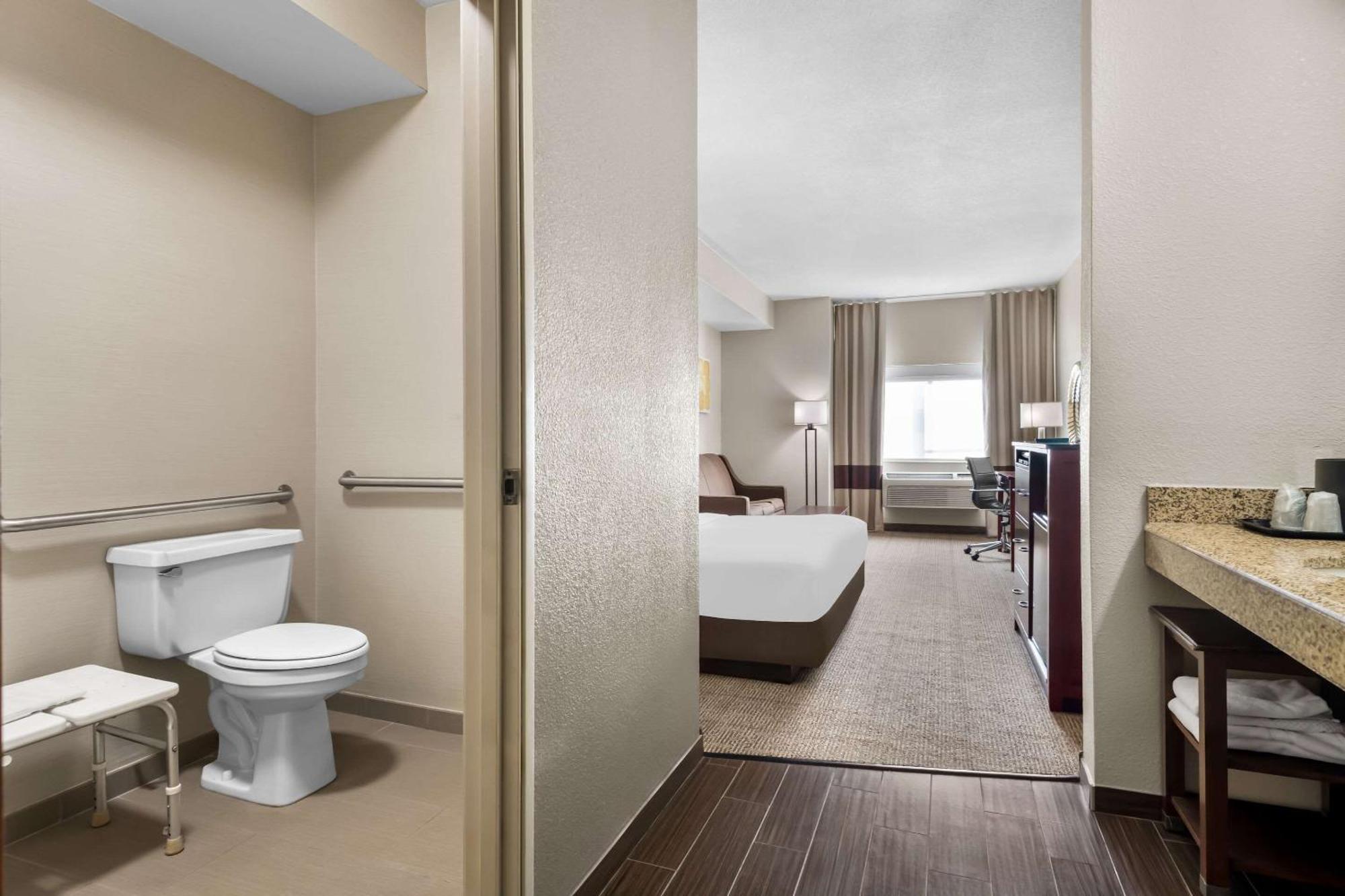 Comfort & Hotel North East