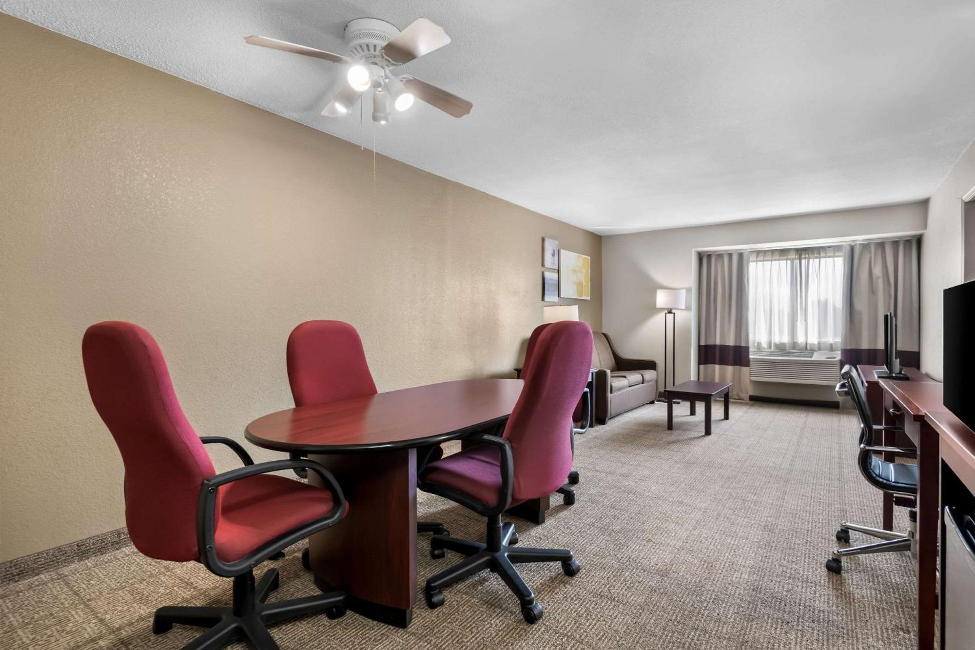 Hotel Comfort &